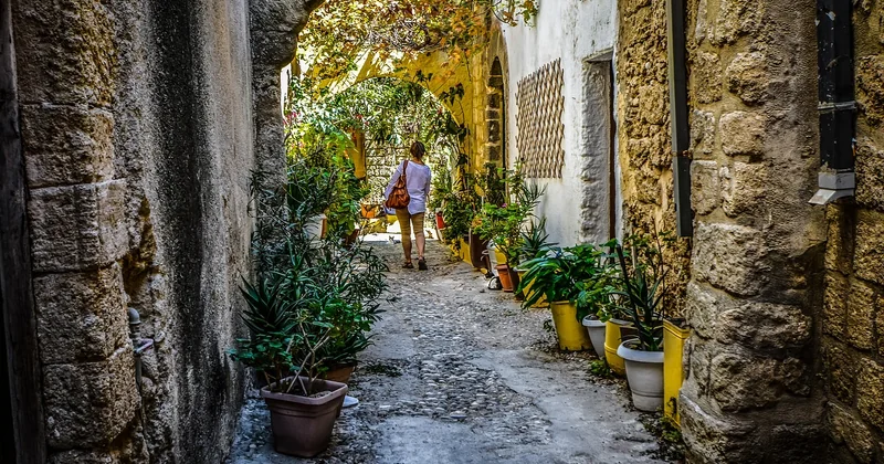 Où partir seule pour la première fois : bien choisir sa destination de départ